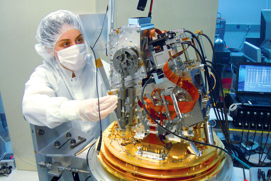 
       AVIRIS-NG undergoing final alignment in the laboratory with the telescope, spectrometer, detector array, and onboard calibration mechanisms fully integrated.
    